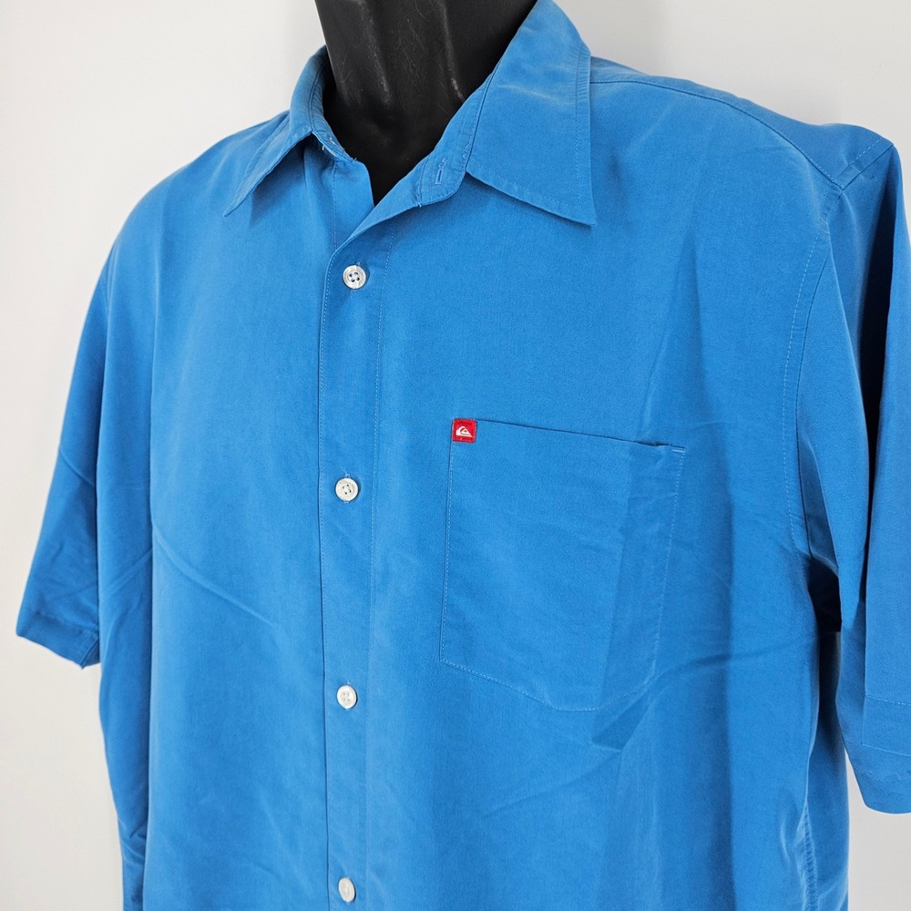 Quiksilver Mens Blue Short Sleeve Button‎ Up Shirt M/M Relaxed Fit Pocket Logo